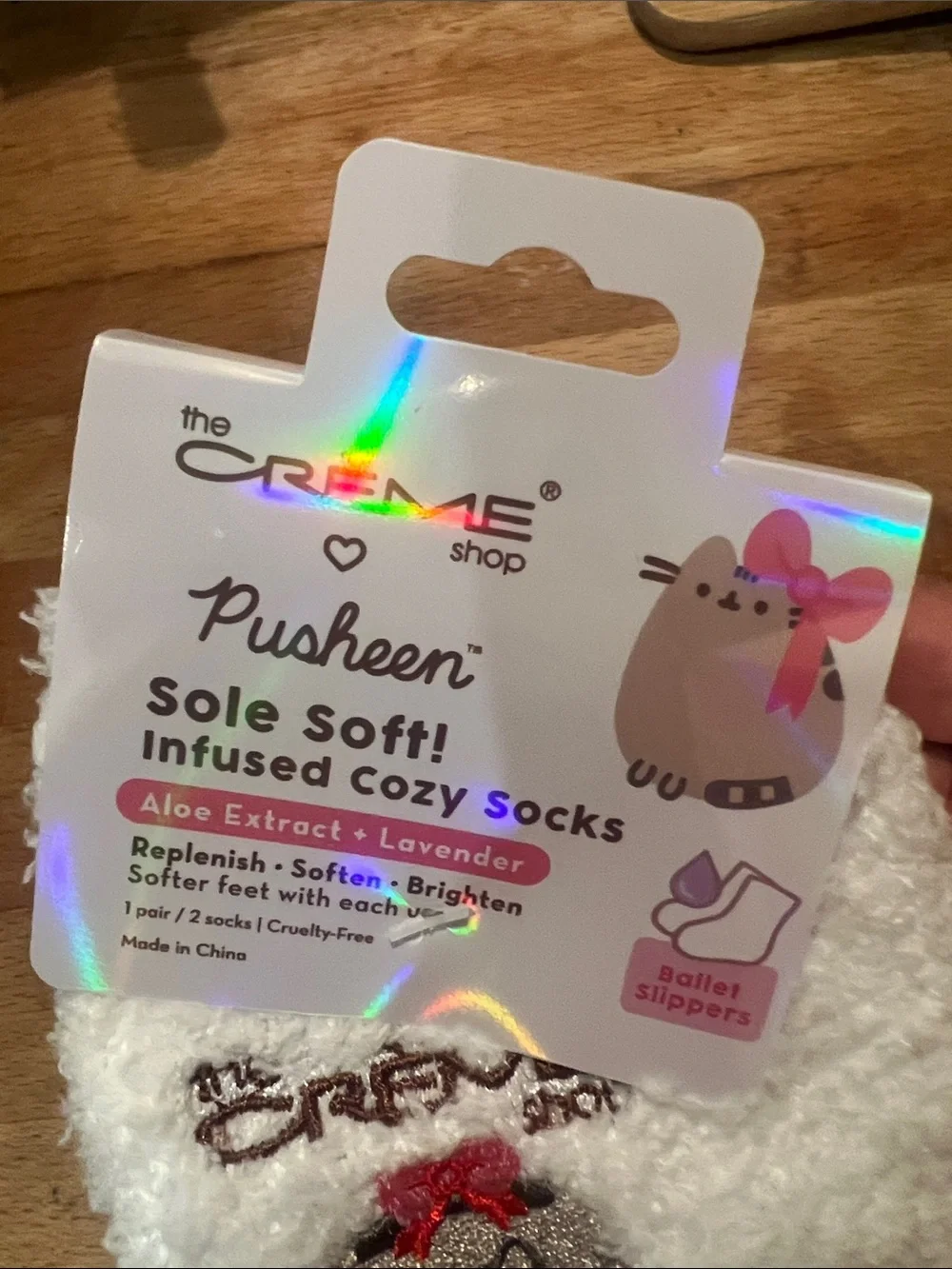 The Crème Shop Pusheen Cozy Socks with Yellow Star